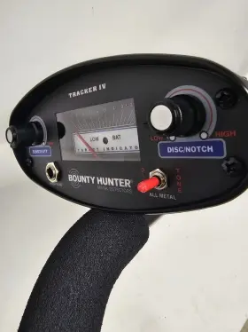 3410001 BOUNTY HUNTER Tracker Iv Decector