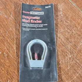 4179 CRAFTSMAN Magnetic Stud Finder