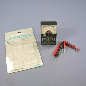 48924 LEVITON Multimeter Tester Volts